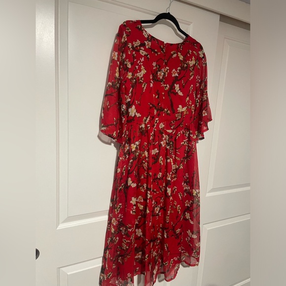 Beautiful Dress - Picture 5 of 5